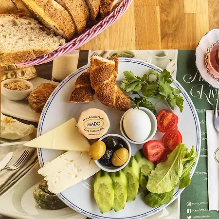 Bed & Breakfast Mom Adalar
